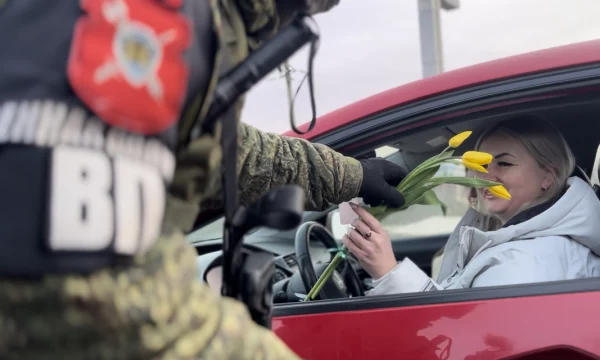 «Цветы для автоледи» - всероссийская акция прошла в Генического муниципальном округе.