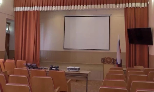 В Генический медколледж по инициативе Михаила Мурашко доставили новое оборудование для конференц-зала