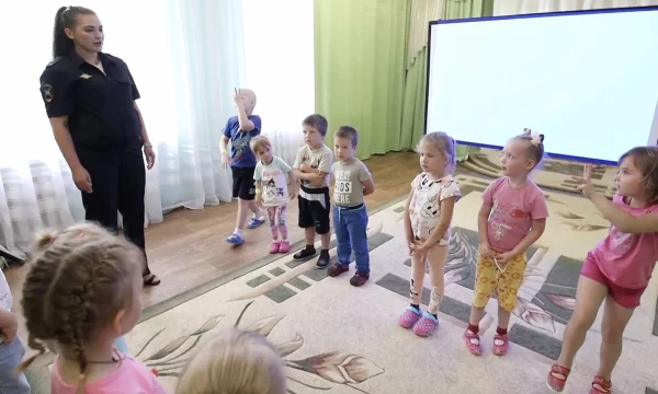 В селе Стрелковое детям провели интерактивную лекцию о ПДД