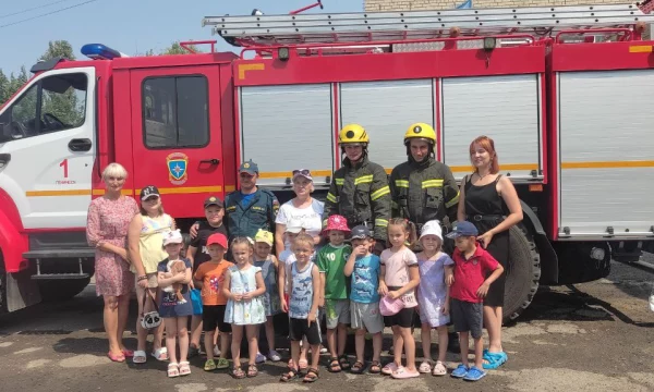 В Геническе в здании 1-ой пожарно-спасательной части прошла захватывающая экскурсия
