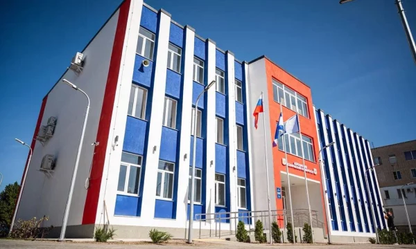 Председатель правительства Марат Хуснуллин и губернатор Владимир Сальдо осмотрели главный корпус Херсонского технического университета