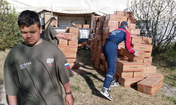 В Геническ доставили 6 тонн гуманитарного груза для мирных жителей 