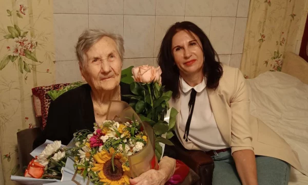 Сотрудники Министерства труда и соц. политики поздравили жительницу Геническа с 101-летием