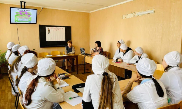 Почти 20 выпускников Генического медколледжа поступили на целевое обучение в других регионах России