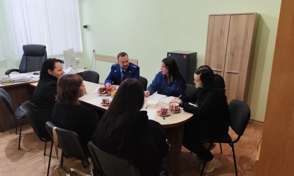 И.о. прокурора Каховского района Херсонской области провел личный прием жён военнослужащих, участвующих в СВО