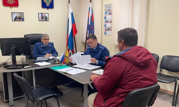 Прокурор Херсонской области Андрей Петров провел выездной прием граждан в Скадовском муниципальном округе