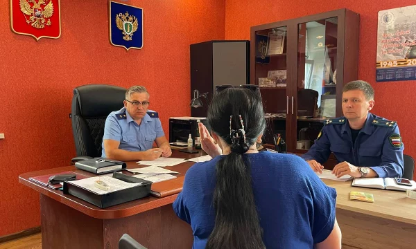 Прокурор Херсонской области Андрей Петров провел прием граждан в Новотроицком муниципальном округе
