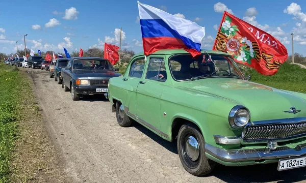 В первом в Херсонской области &laquo;Автопробеге Победы&raquo; приняли участие 30 отечественных машин советского производства и современные военные автомобили