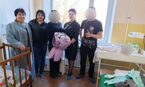 В Геническе новорождённый ребёнок передан в приёмную семью В Геническе новорождённый ребёнок передан в приёмную семью