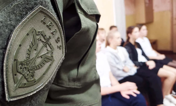Росгвардейцы провели уроки мужества для кадет в Херсонской области