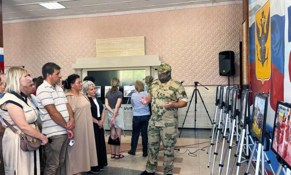 Росгвардейцы организовали фотовыставку в Херсонской области