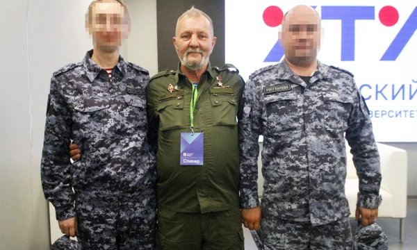 В Херсонской области росгвардейцы встретились с Героем России Сергеем Архиповым В Херсонской области росгвардейцы встретились с Героем России Сергеем Архиповым