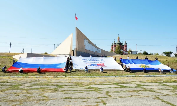 В Херсонской области росгвардейцы приняли участие в молодежном флешмобе